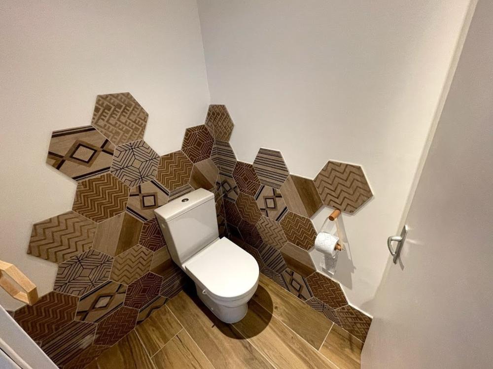 wc carrelage mural