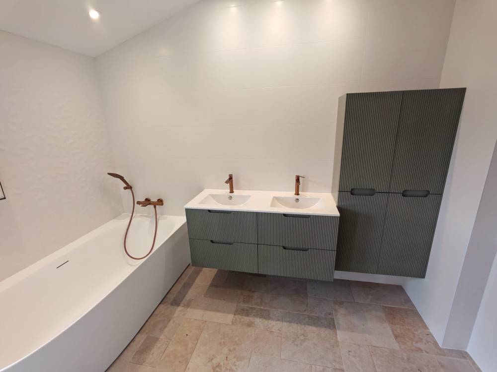 38484160-64f2-4ee4-8faa-9badfc3f026f